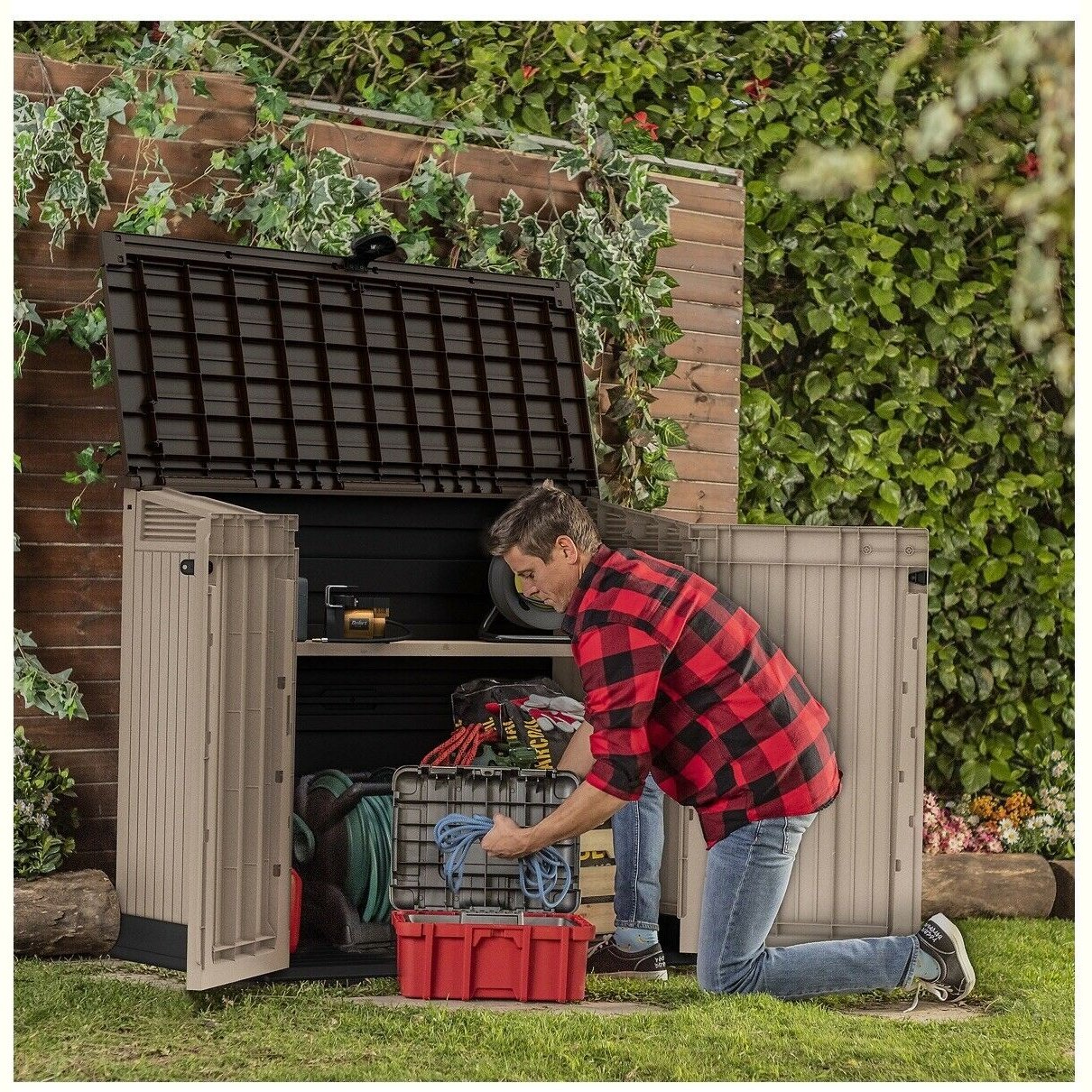Keter Store It Out Midi Coffre de Rangement de Jardin Extérieur Verrouillable 880L - Beige/Marron