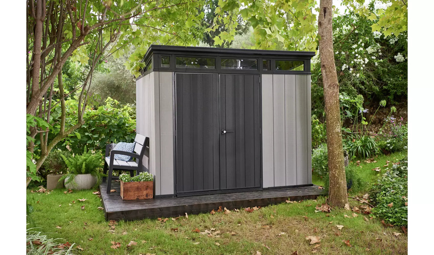 Abri de jardin en plastique Keter Artisan 9 x 7 pi à double porte et toit en pente
