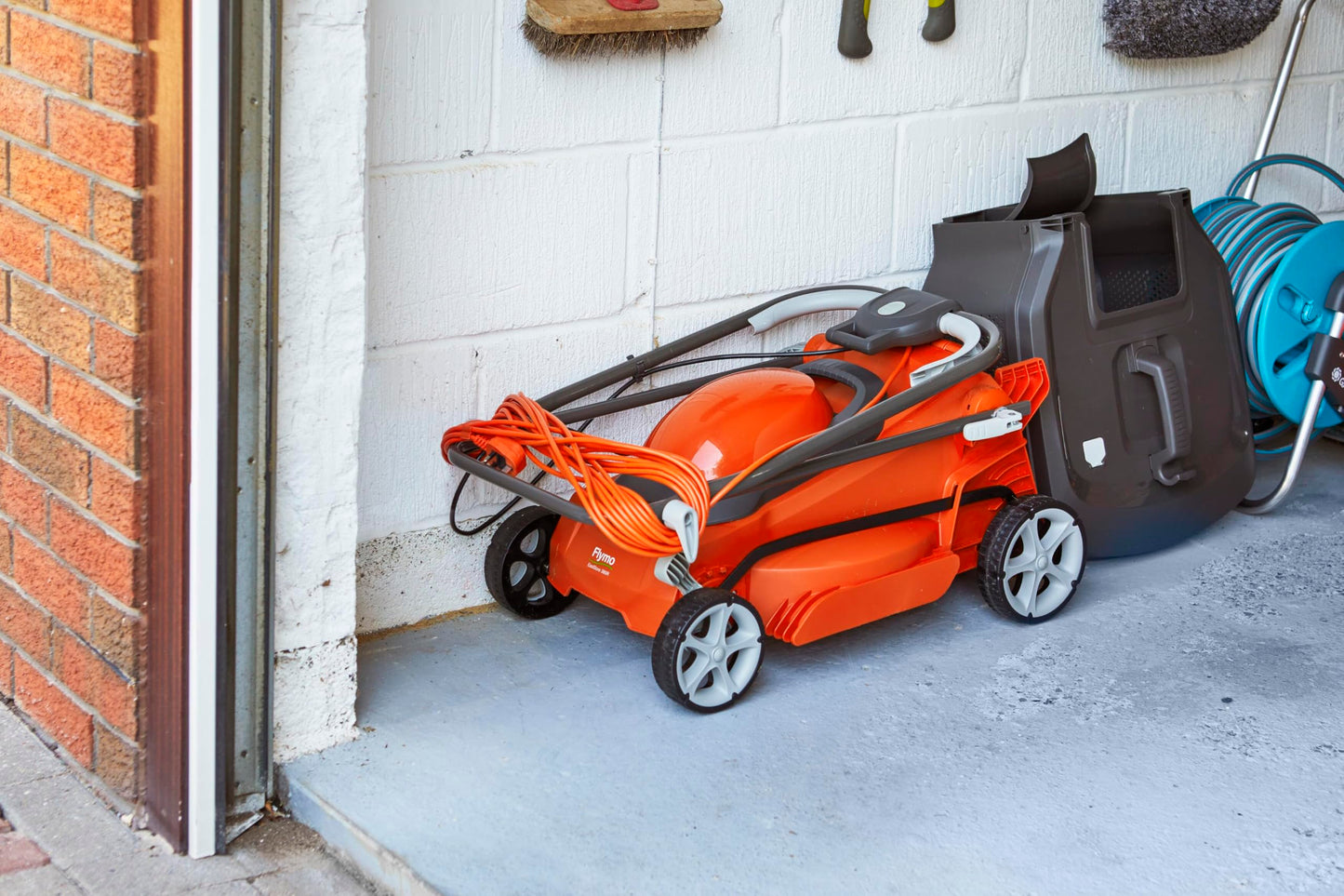 Tondeuse à gazon électrique 1600W avec rouleau arrière et bac de ramassage 45L