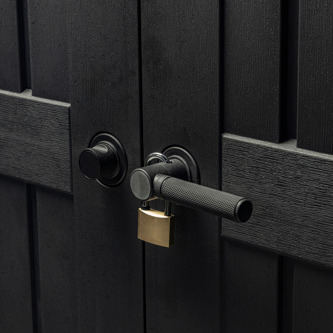Abri de jardin Keter Stronghold 8x6 pi. en résine, aspect bois gris